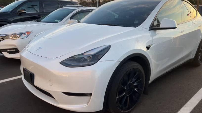 TESLA MODEL Y 2023 7SAYGDEE7PF752948 image